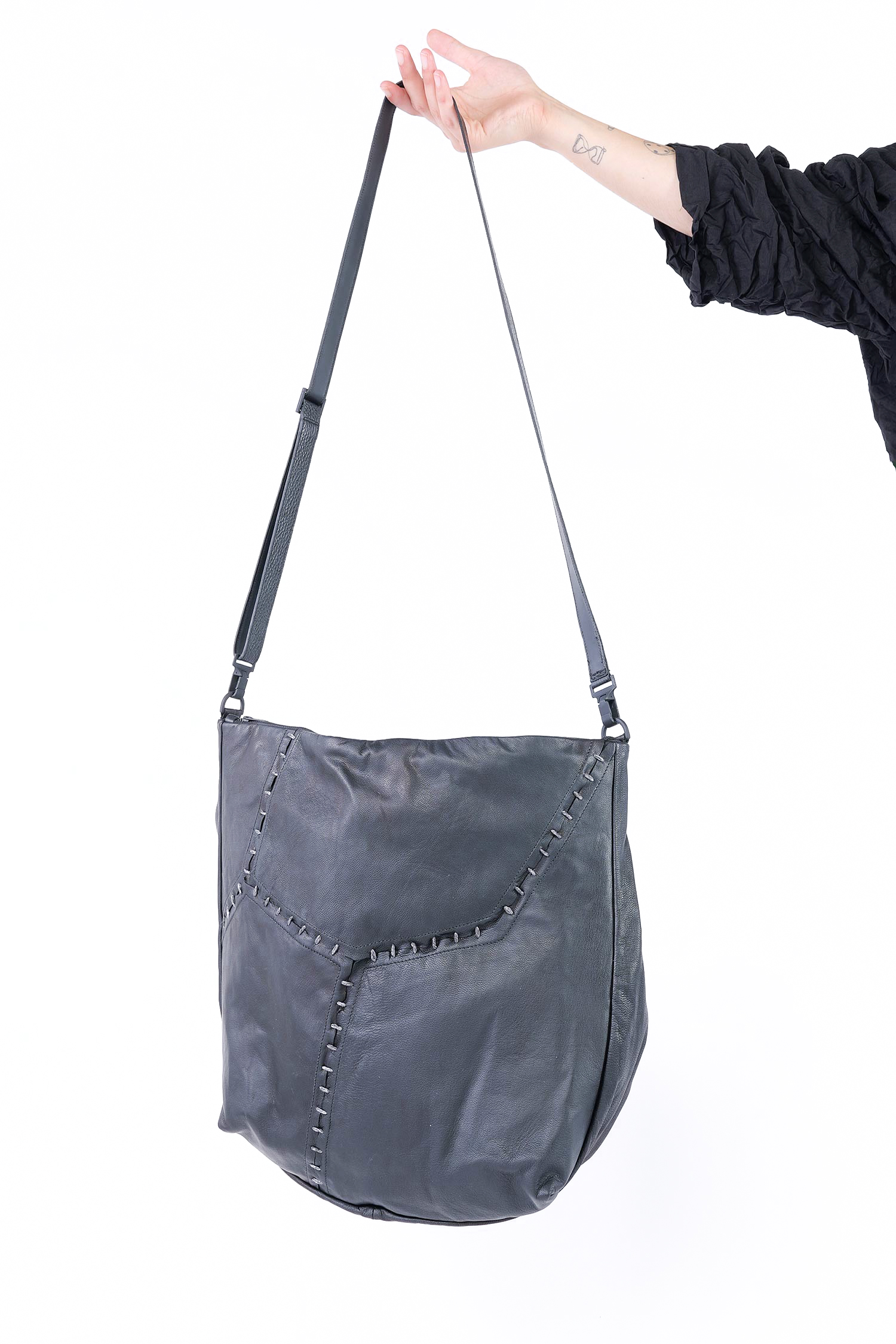 Tasche mit Ziernähten - Schwarz - M.Orsio