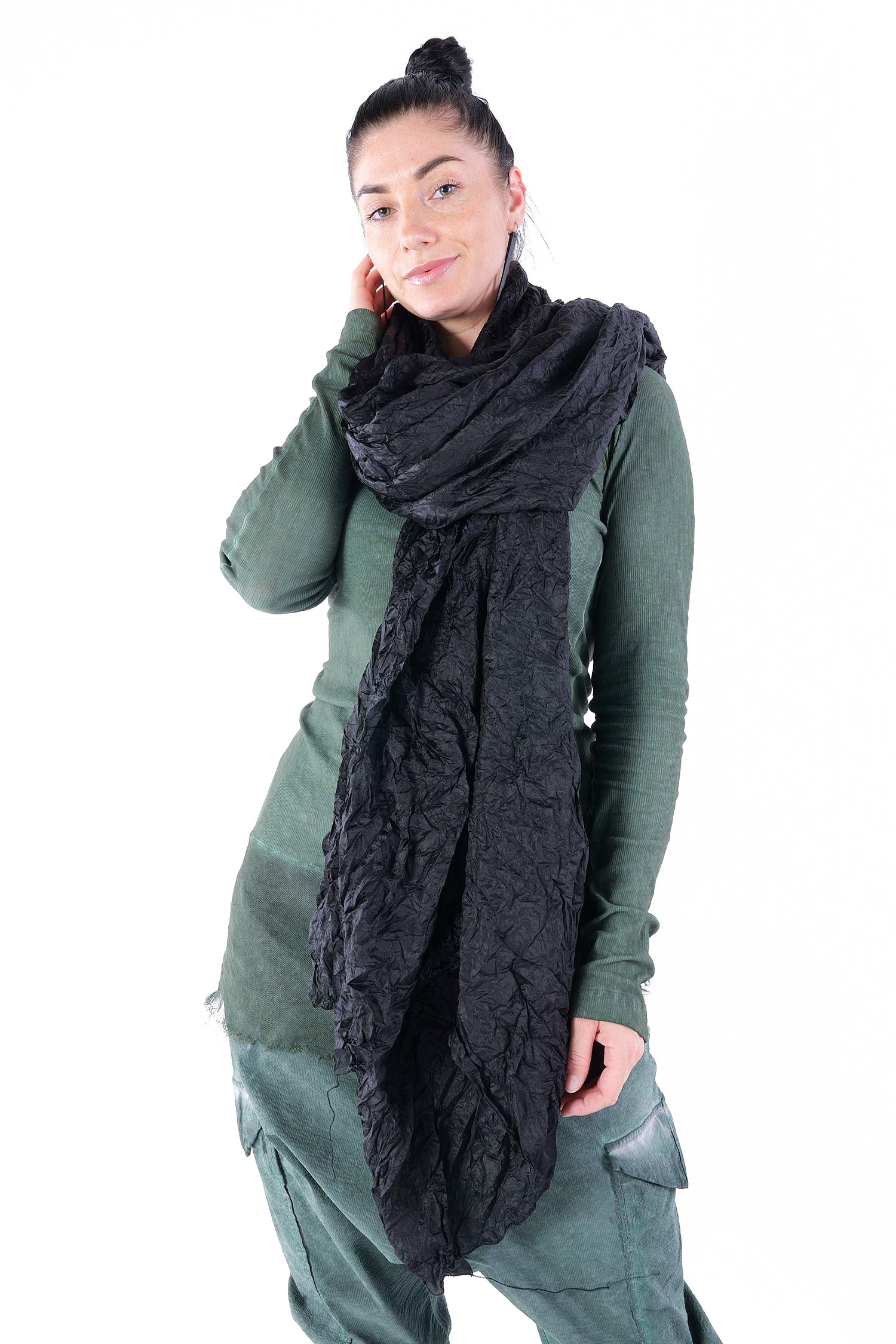 Crinkled silk scarf 218x138 - black - Florea