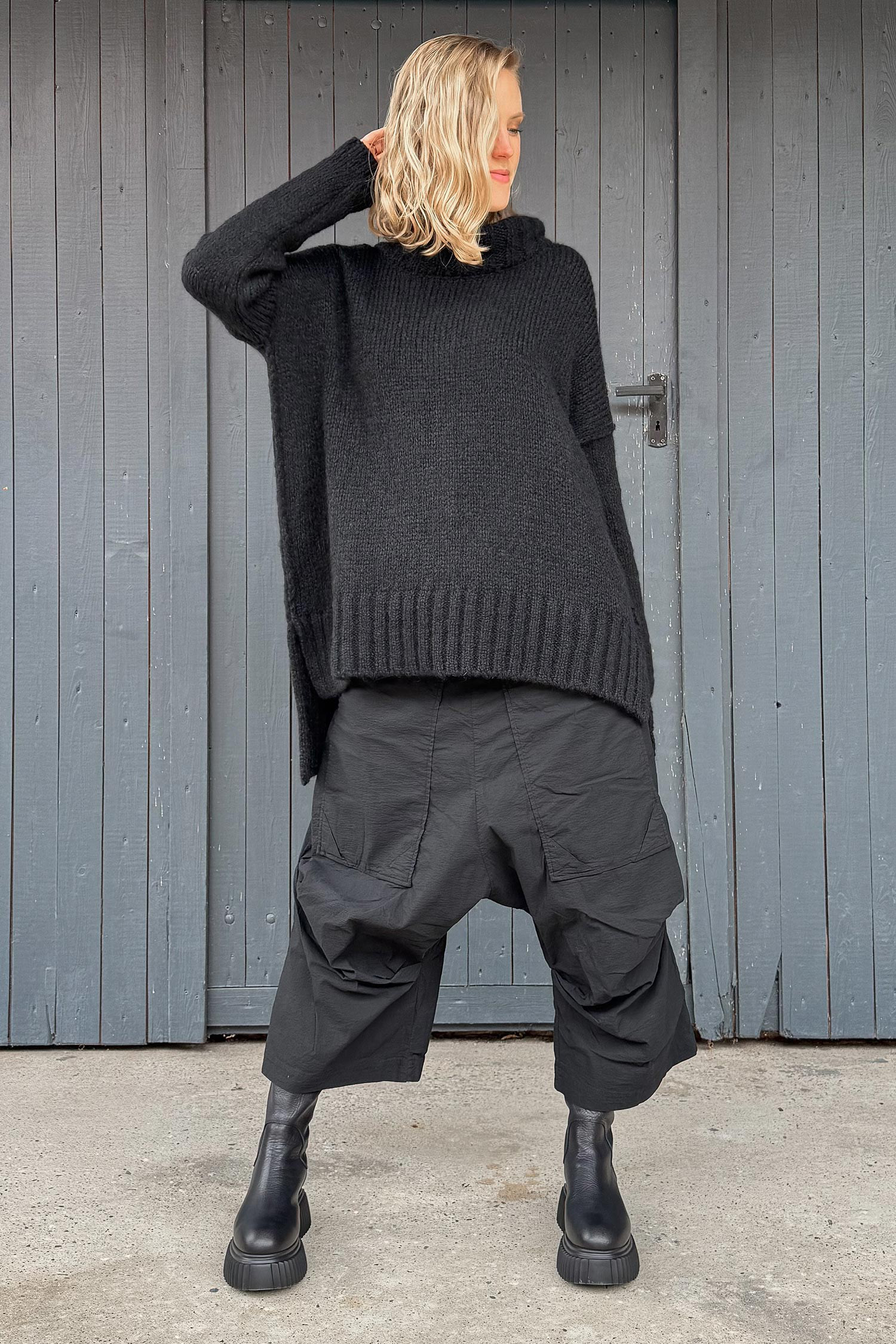 Weite Stretchhose - Schwarz - 2252240101