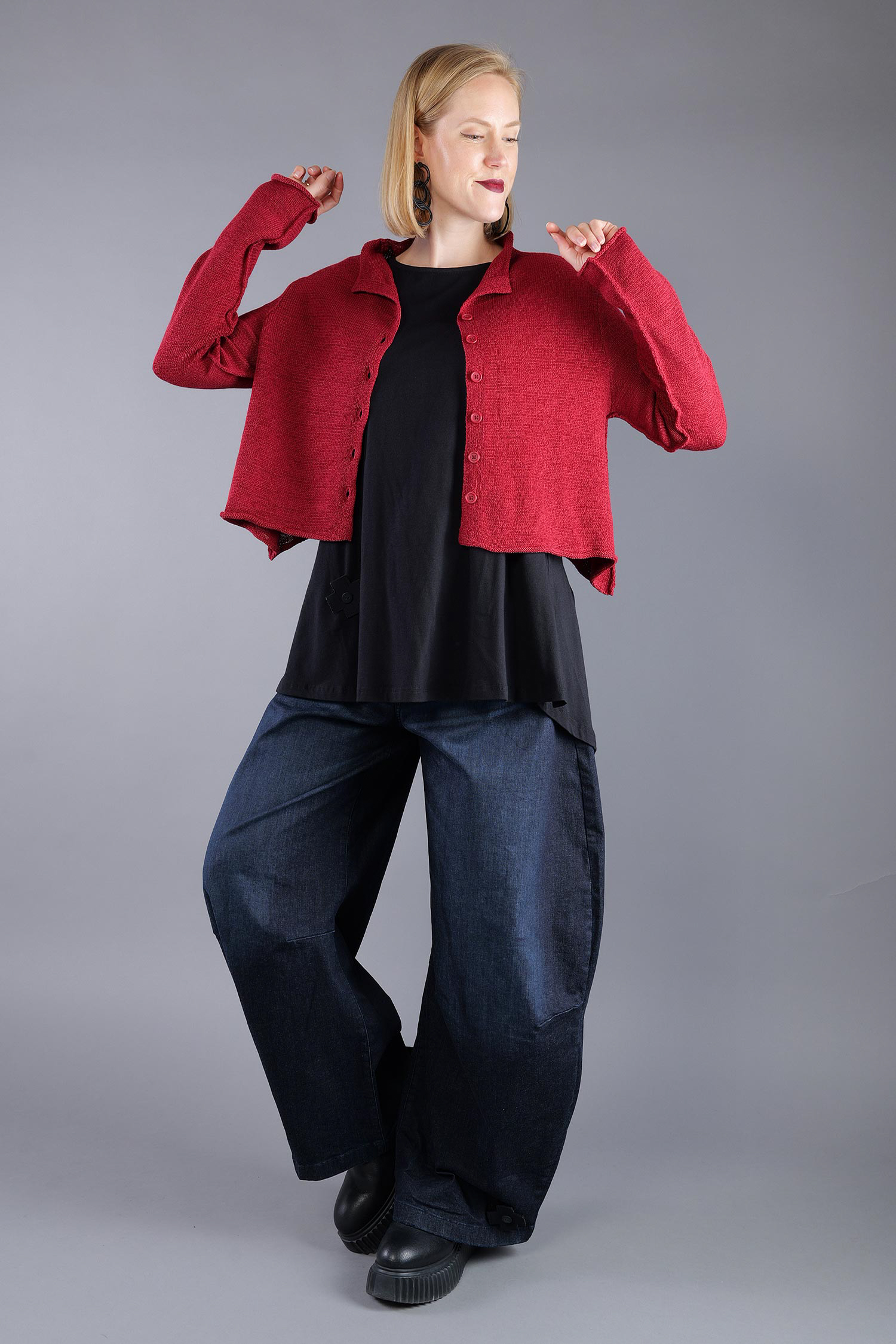 Short knitted jacket - Lava - 2263727111