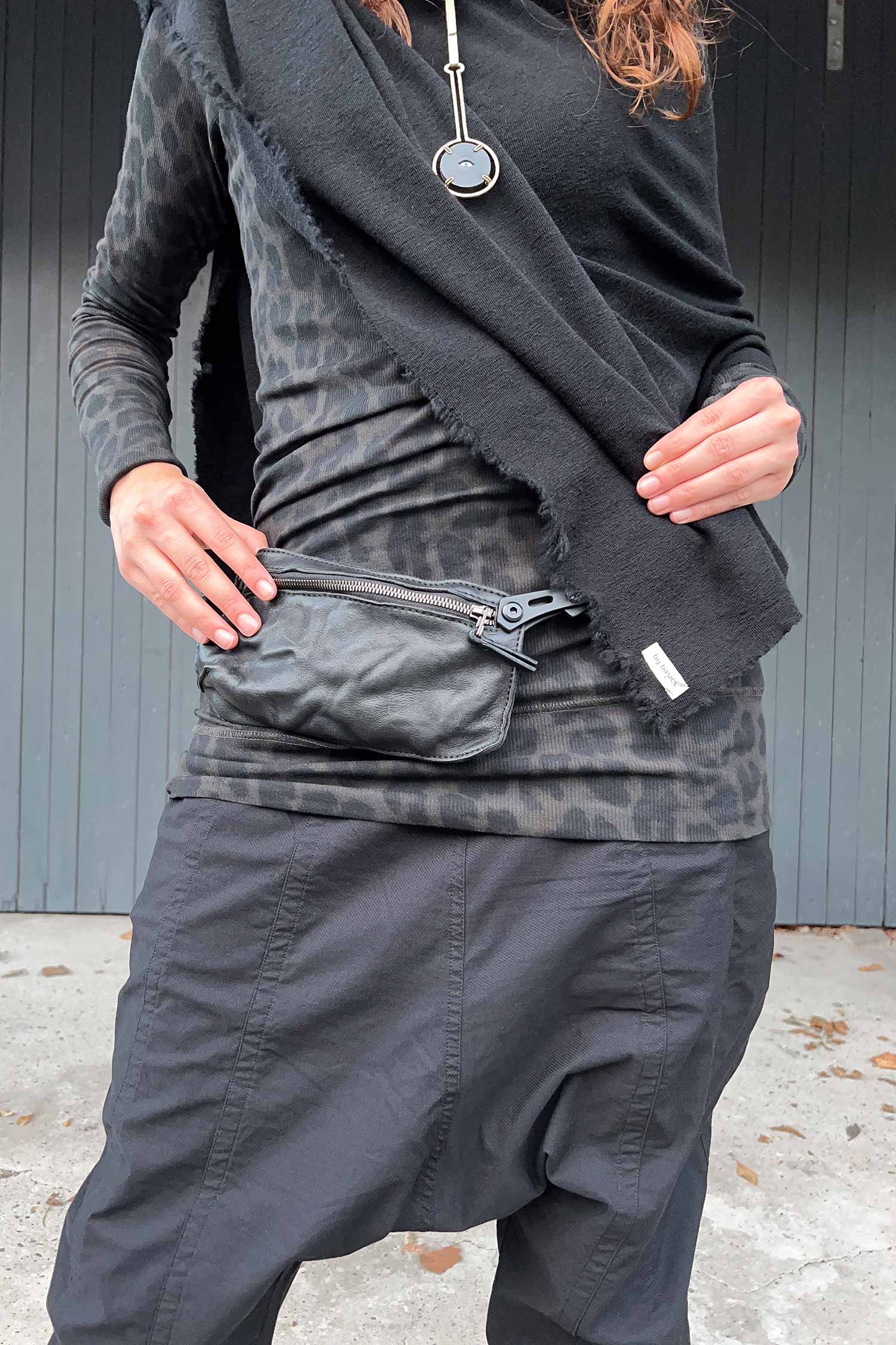 Leder Gürteltasche - schwarz - Omi