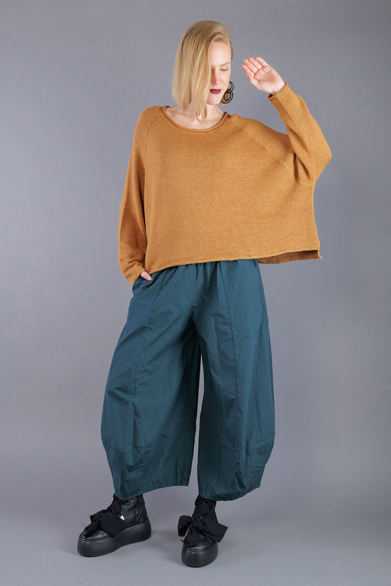 Oversized knitted pullover - Bronze - 2263720713