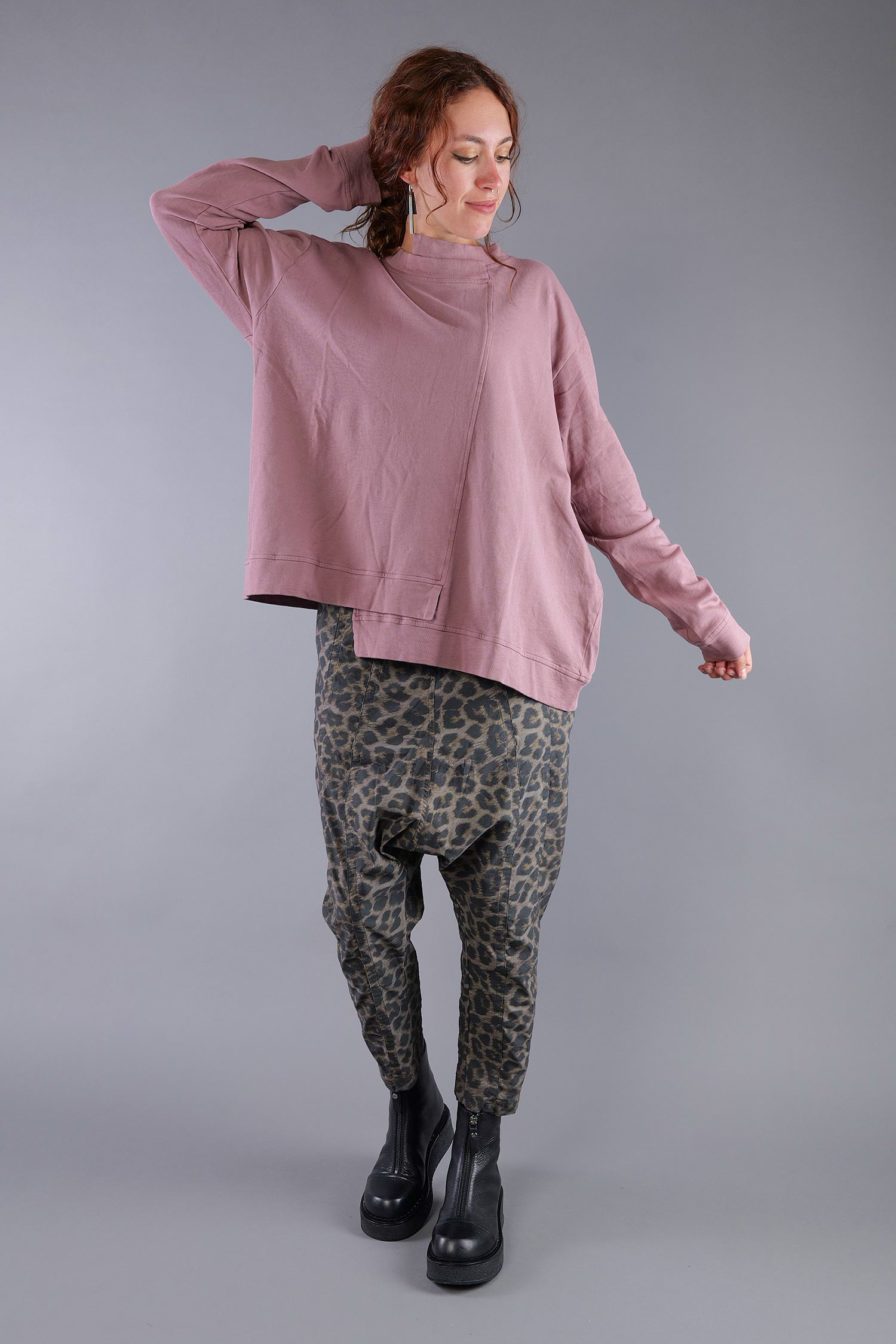 Asymmetrischer Sweater - Crystal - 2263290501