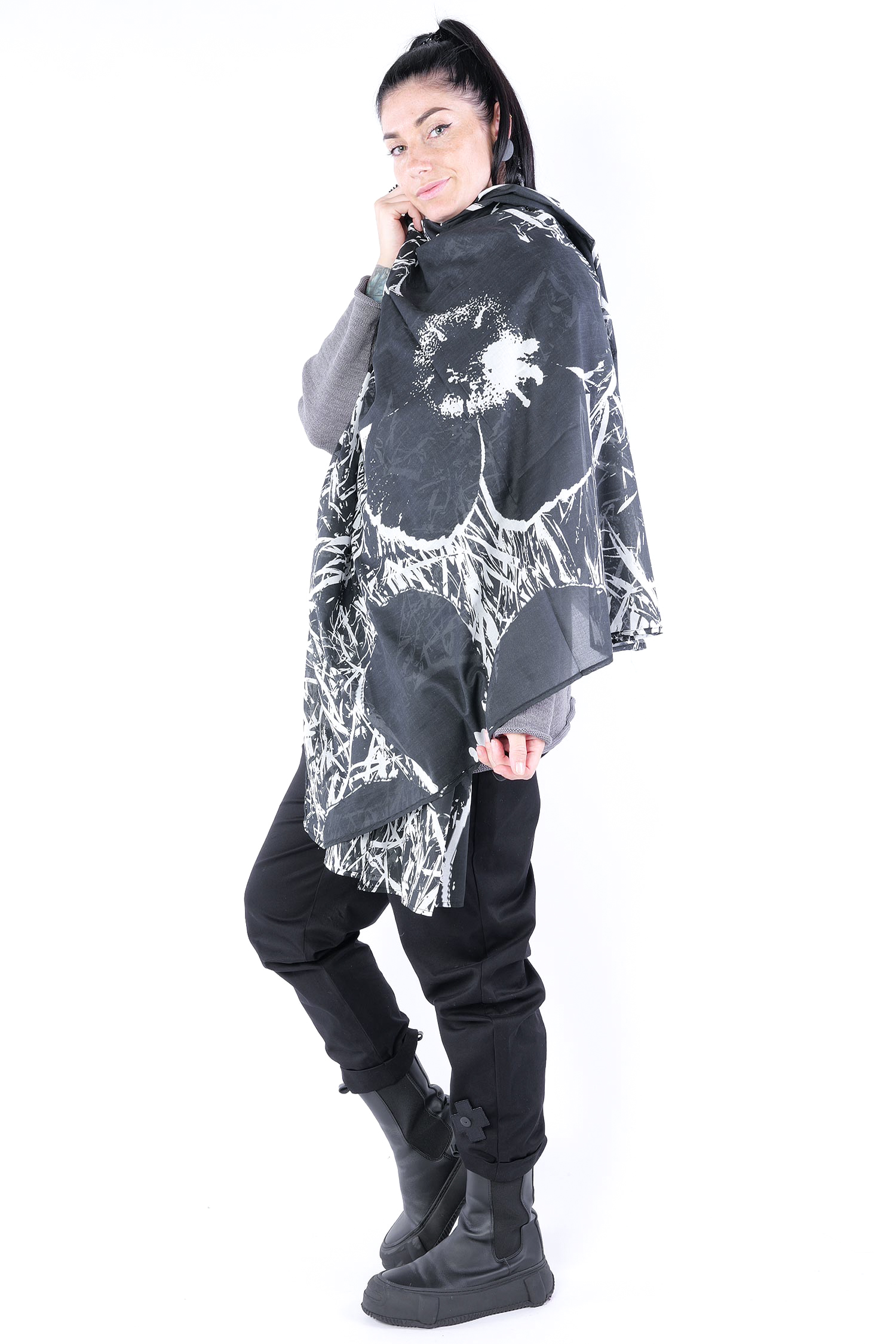 Schal mit allover Print - Black offwhite print - 2253601408