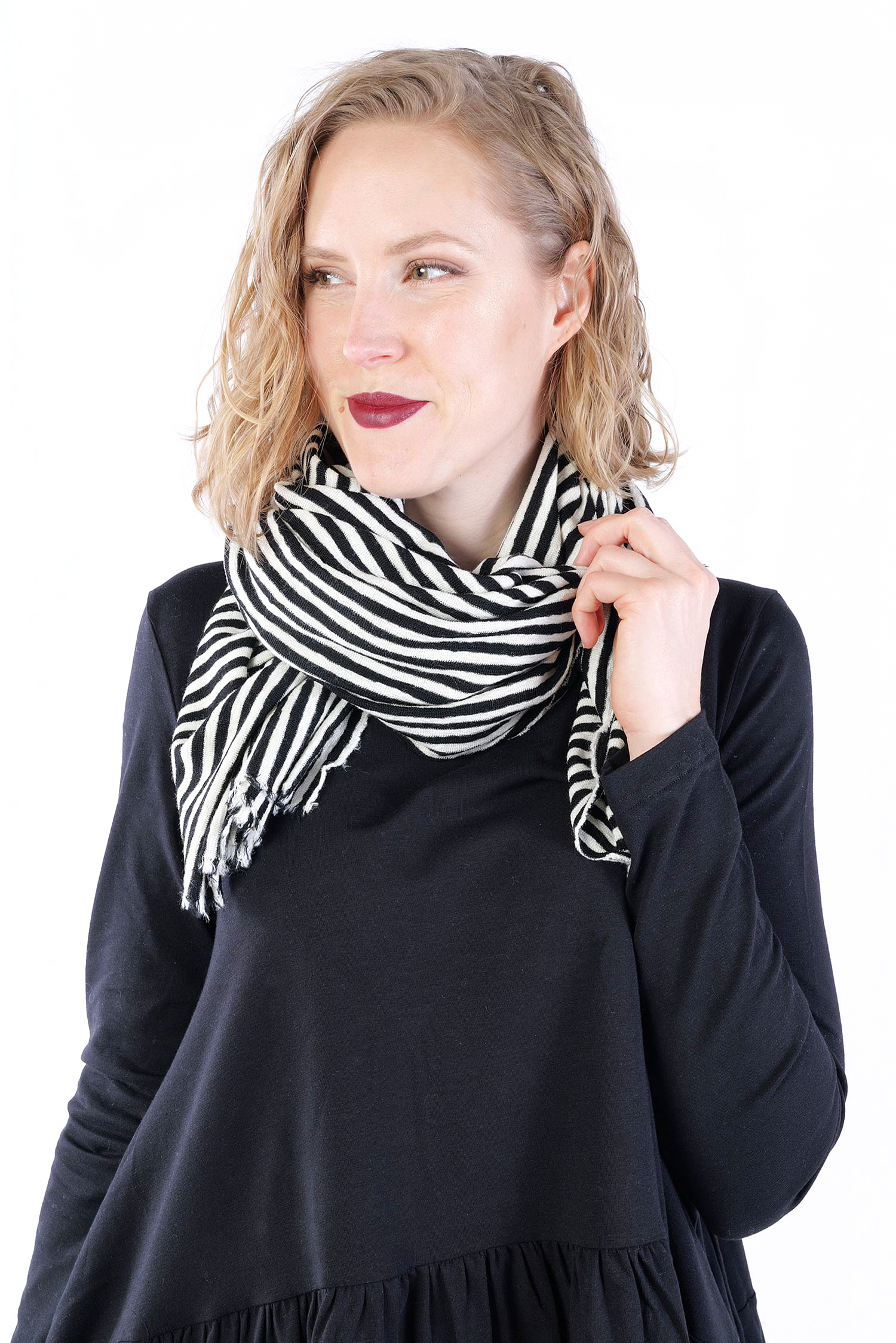 Merino poncho - White-black - 1001
