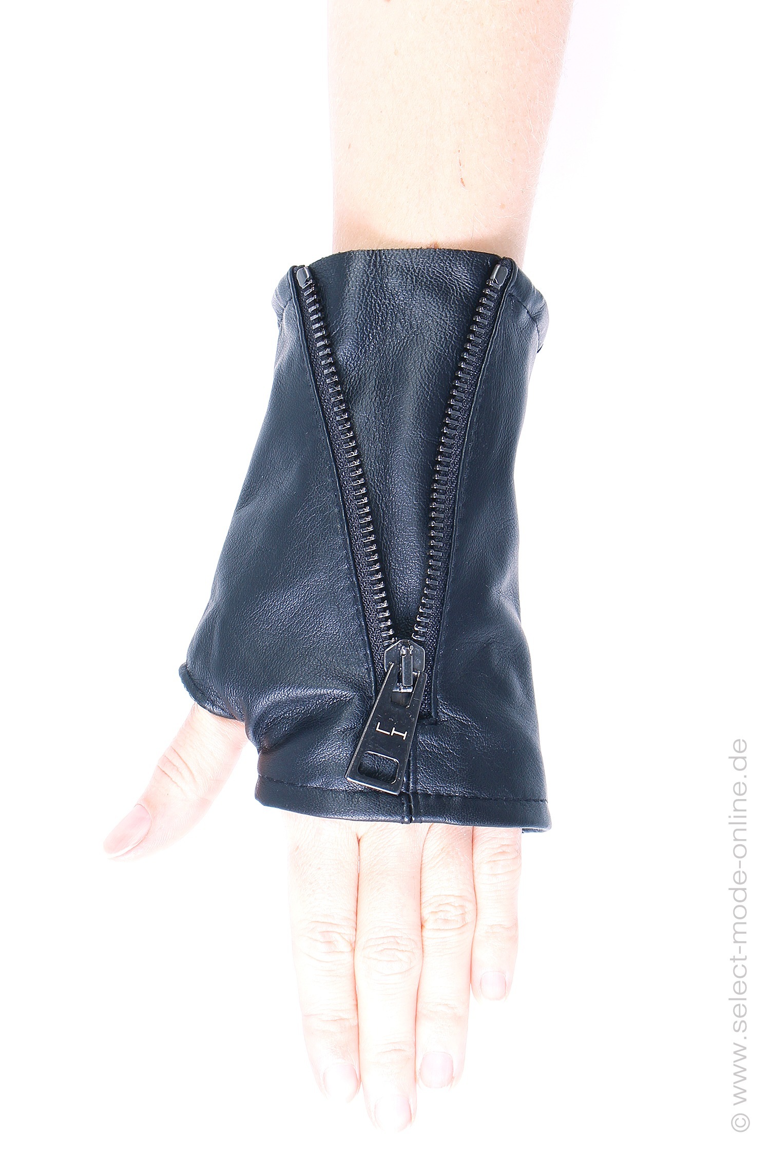 Leather cuffs - black