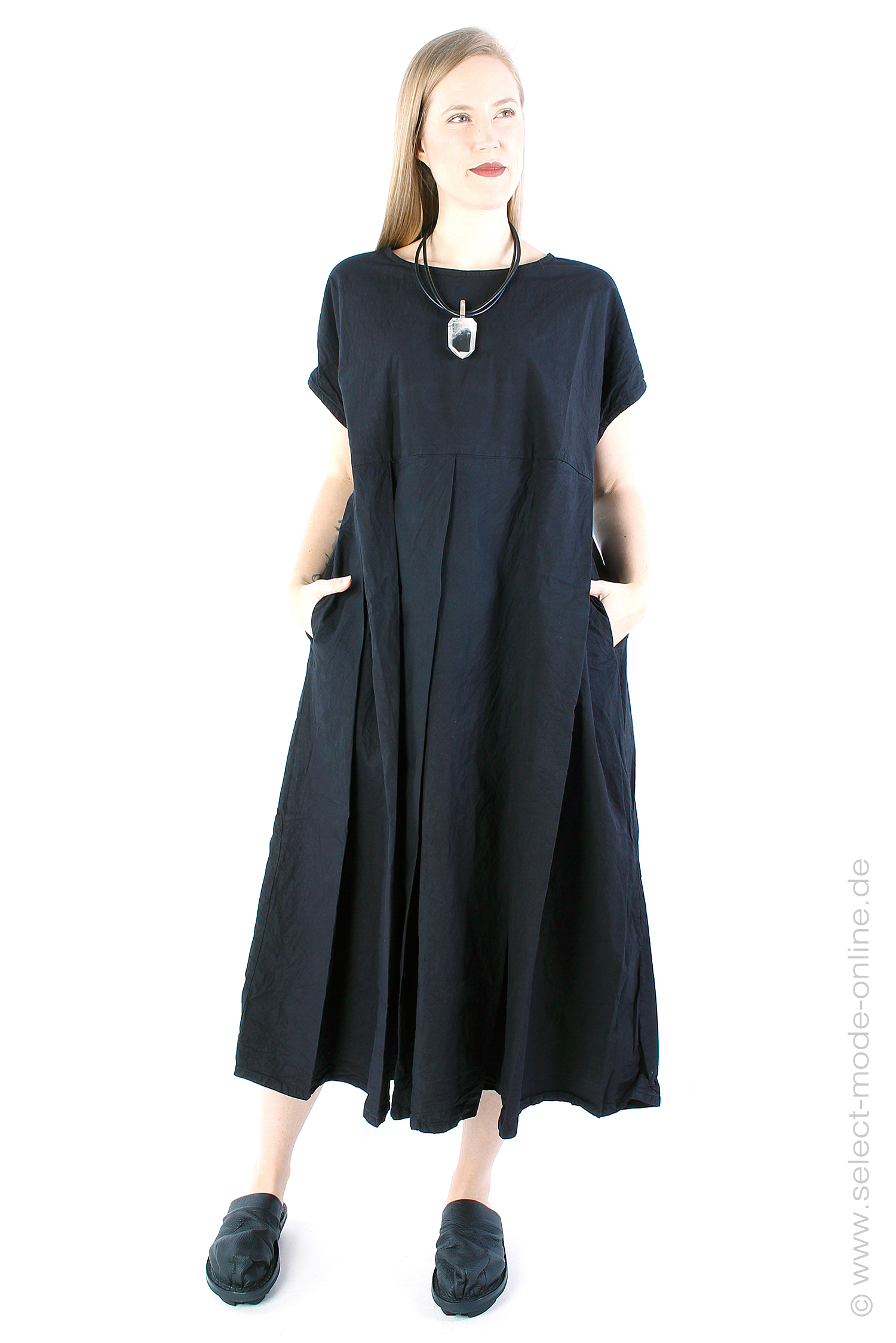 Oversize Kleid mit Falten - Schwarz - Faltenlove
