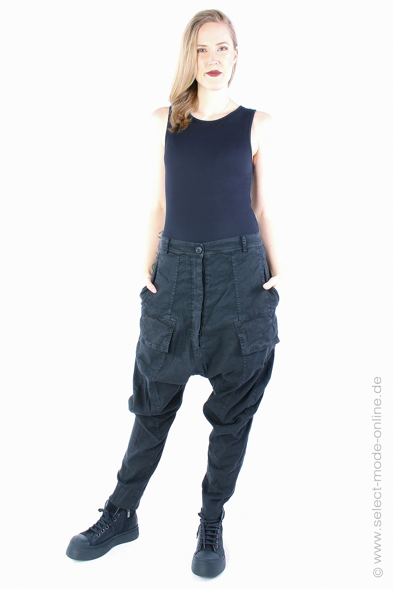 Low crotch pants - black - 1233830101