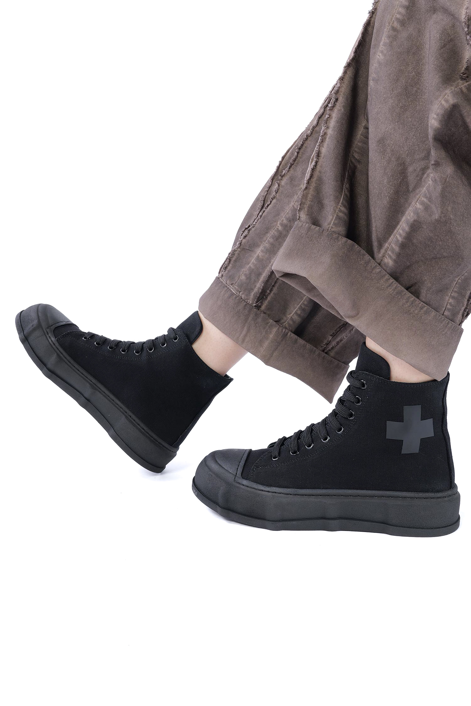 Sneaker mit Pluspatch - Schwarz - 1204
