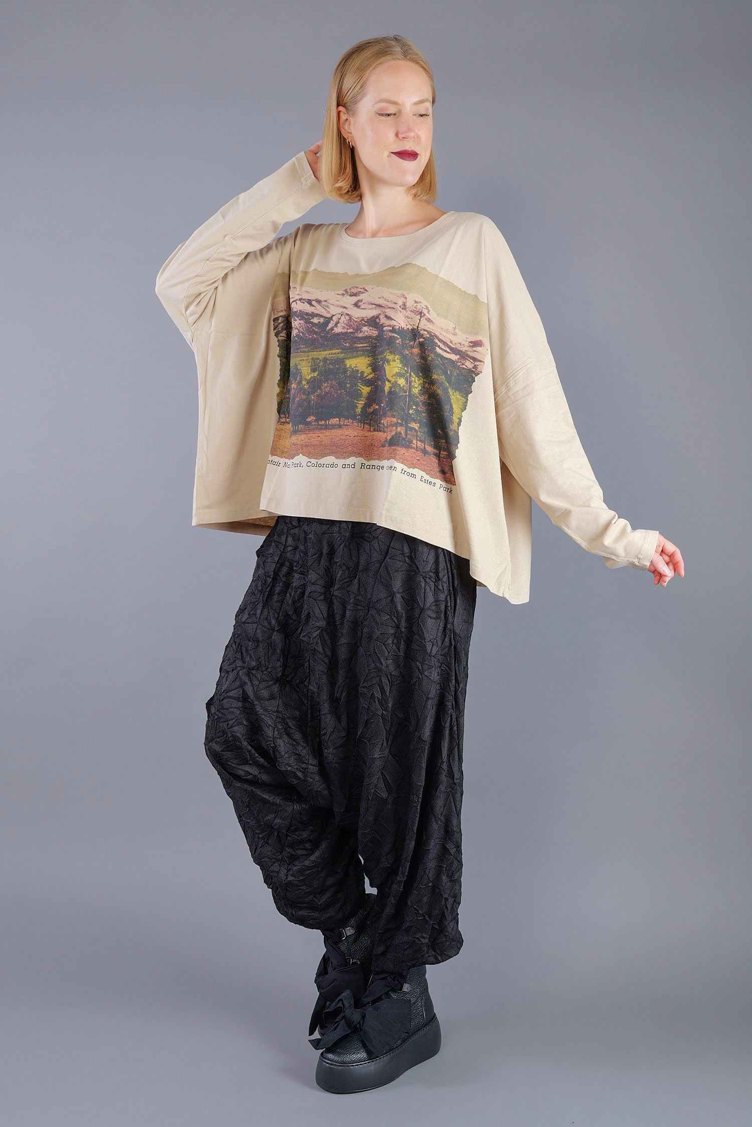 Oversized pullover with print - Forest print - 2263390503