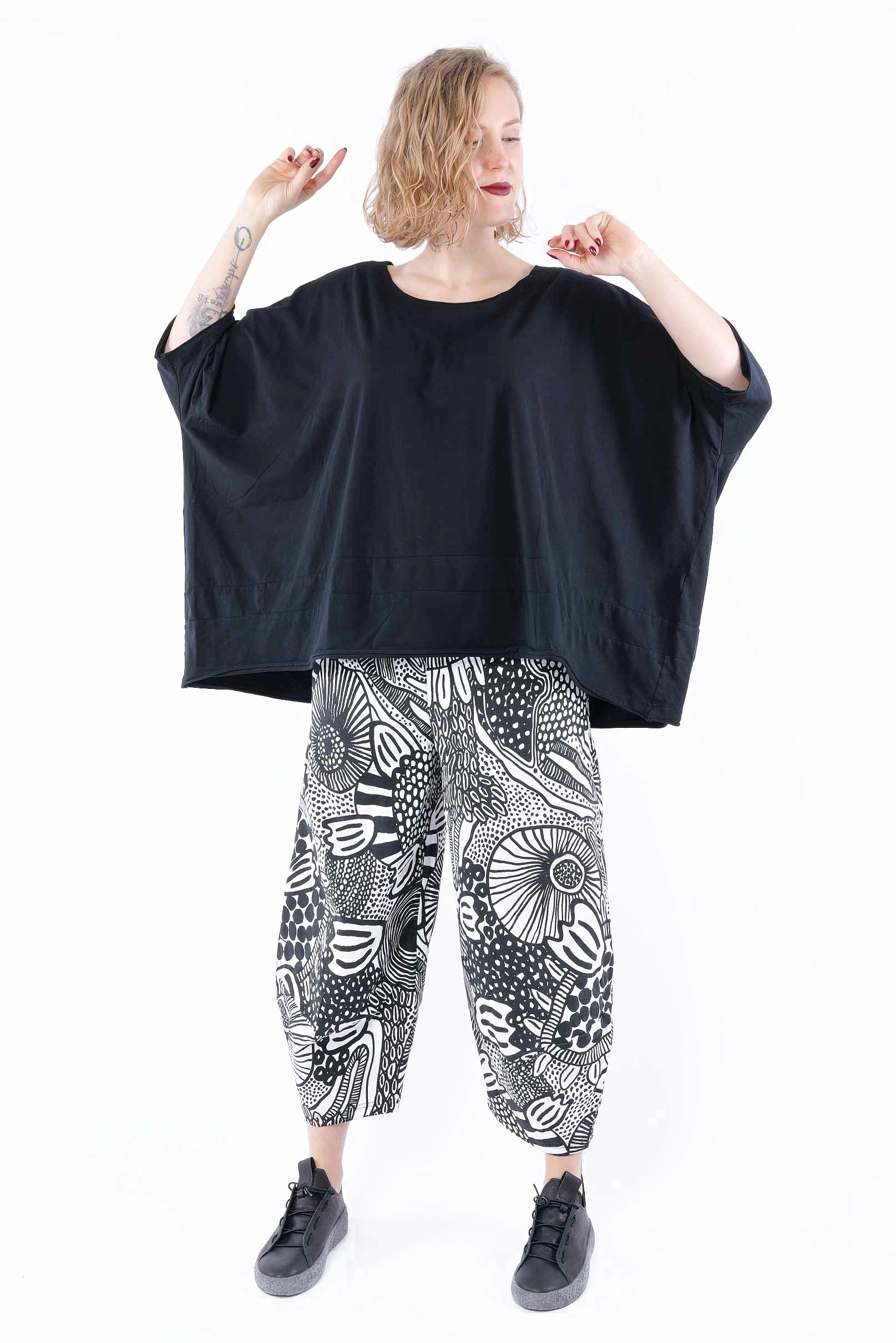 Oversized T-shirt - Black - 1263470531