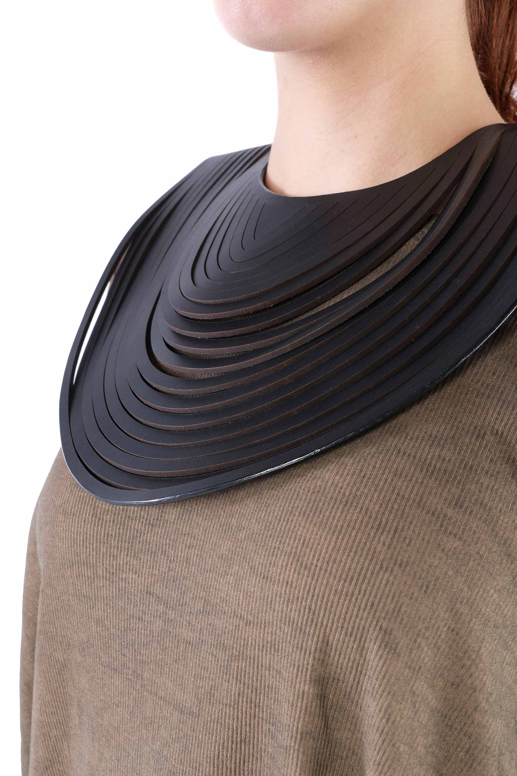 Leather necklace - black - NE15