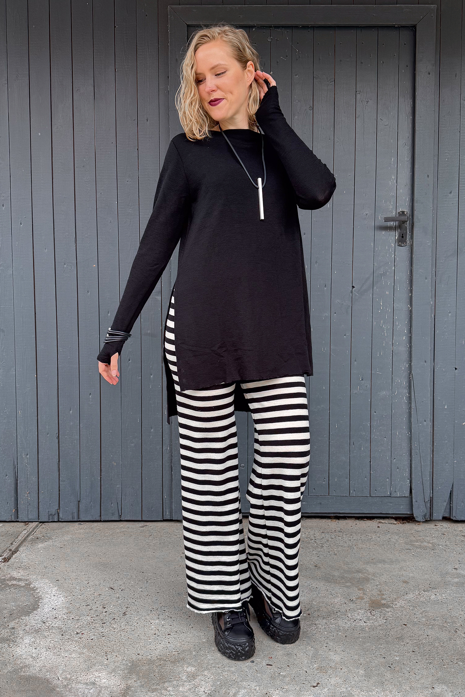 Long merino pullover - Black - 6040