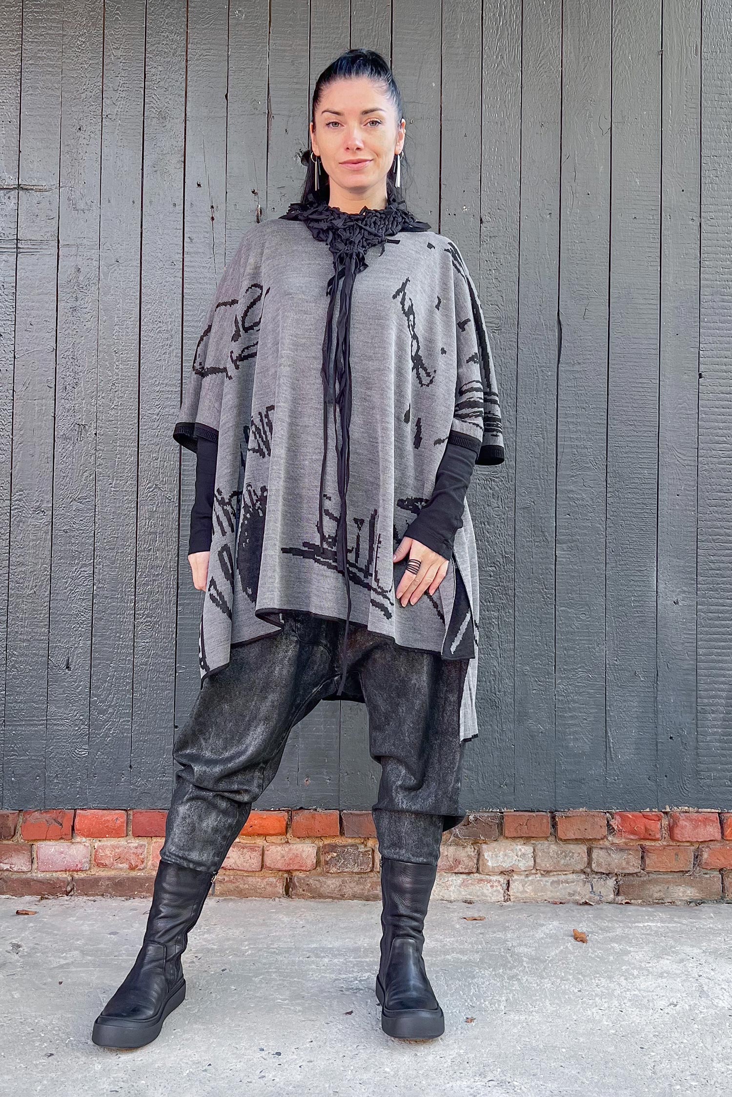 Hand-knitted necklace - black - Weba