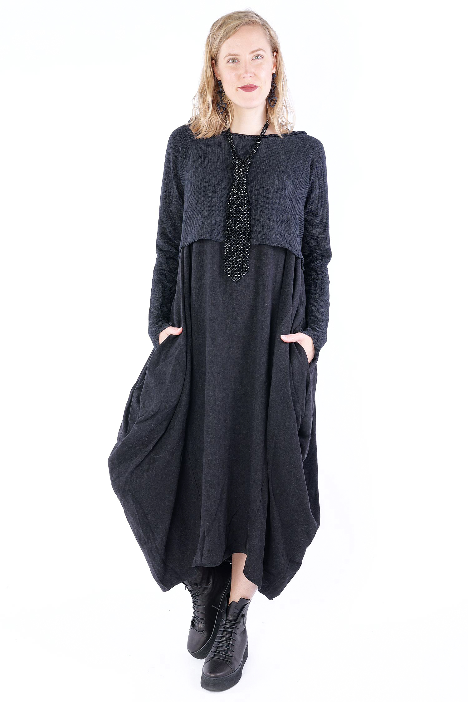 Kurzer Grobstrickpullover - Schwarz - 2253720715