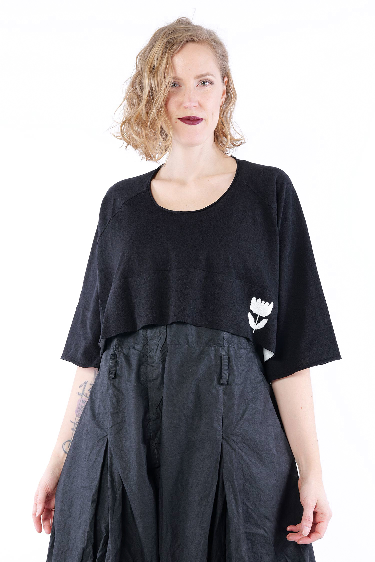 Kurzer Feinstrickpullover - Schwarz - 1263330713