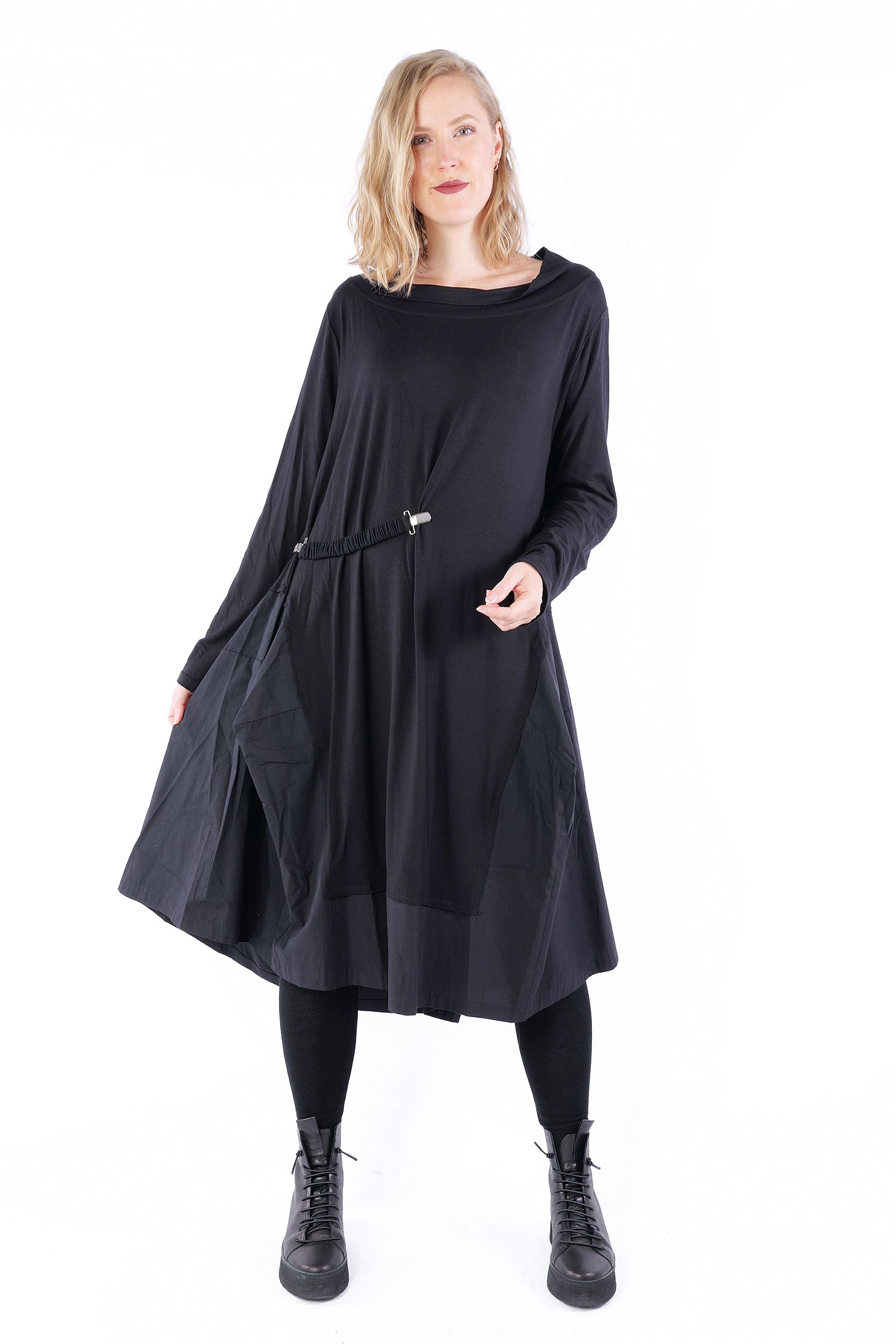 Kleid aus Materialmix + Clip - Schwarz - 25543