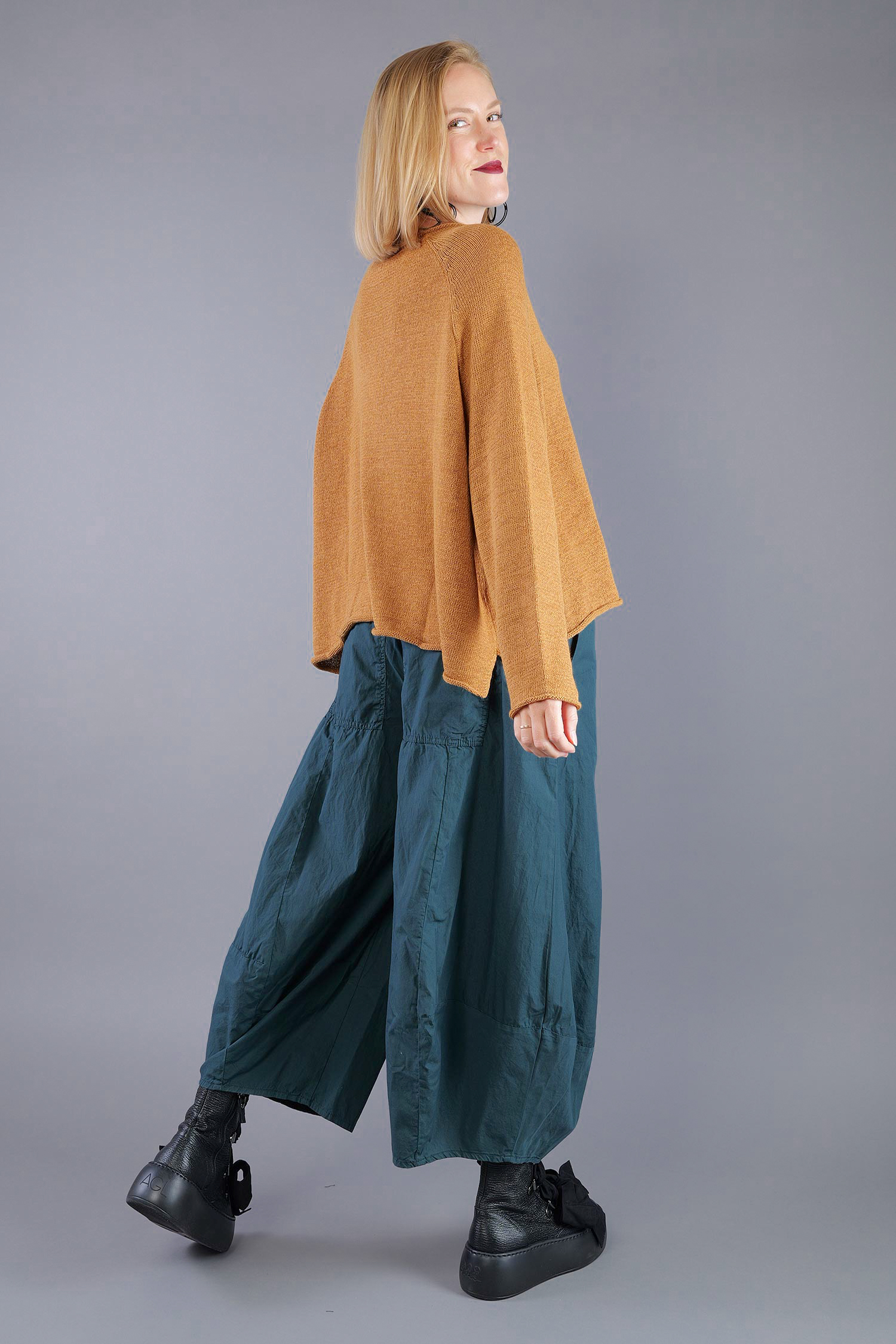 Oversized knitted pullover - Bronze - 2263720713