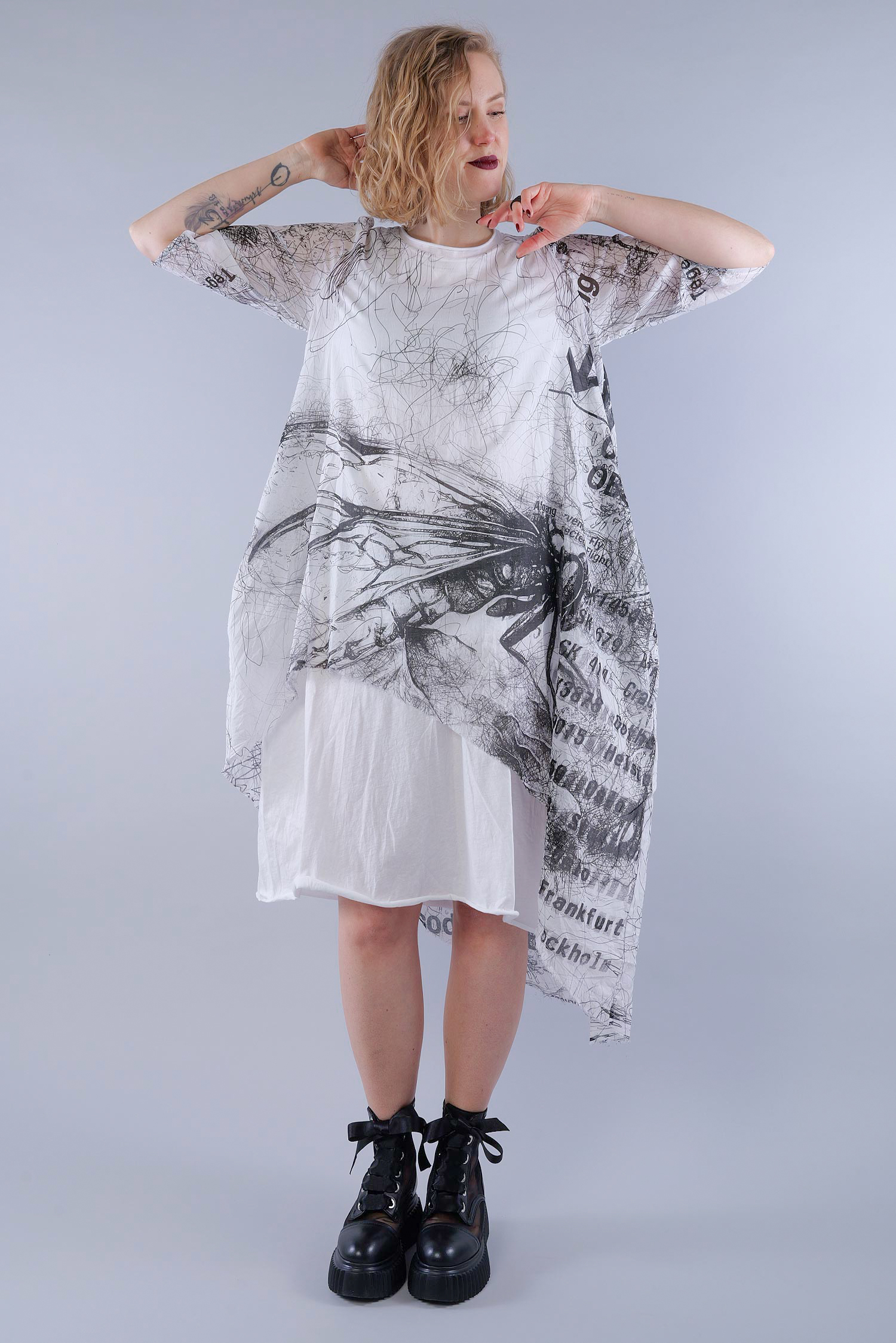 Doppellagige Tunika - White allover print - Tisla