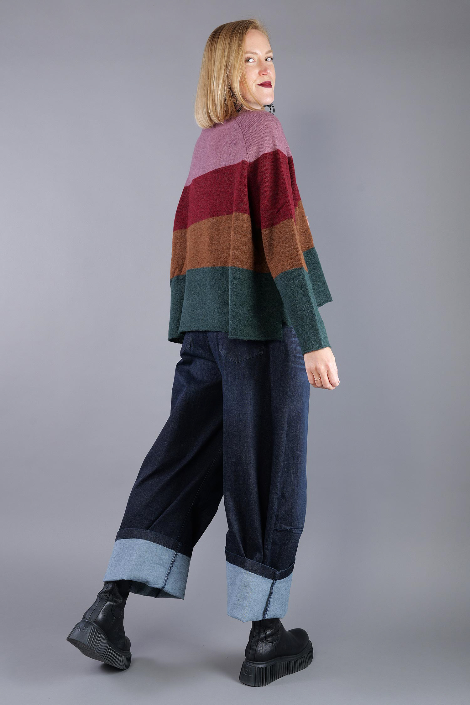 Knitted pullover - Fantasy - 2263480704
