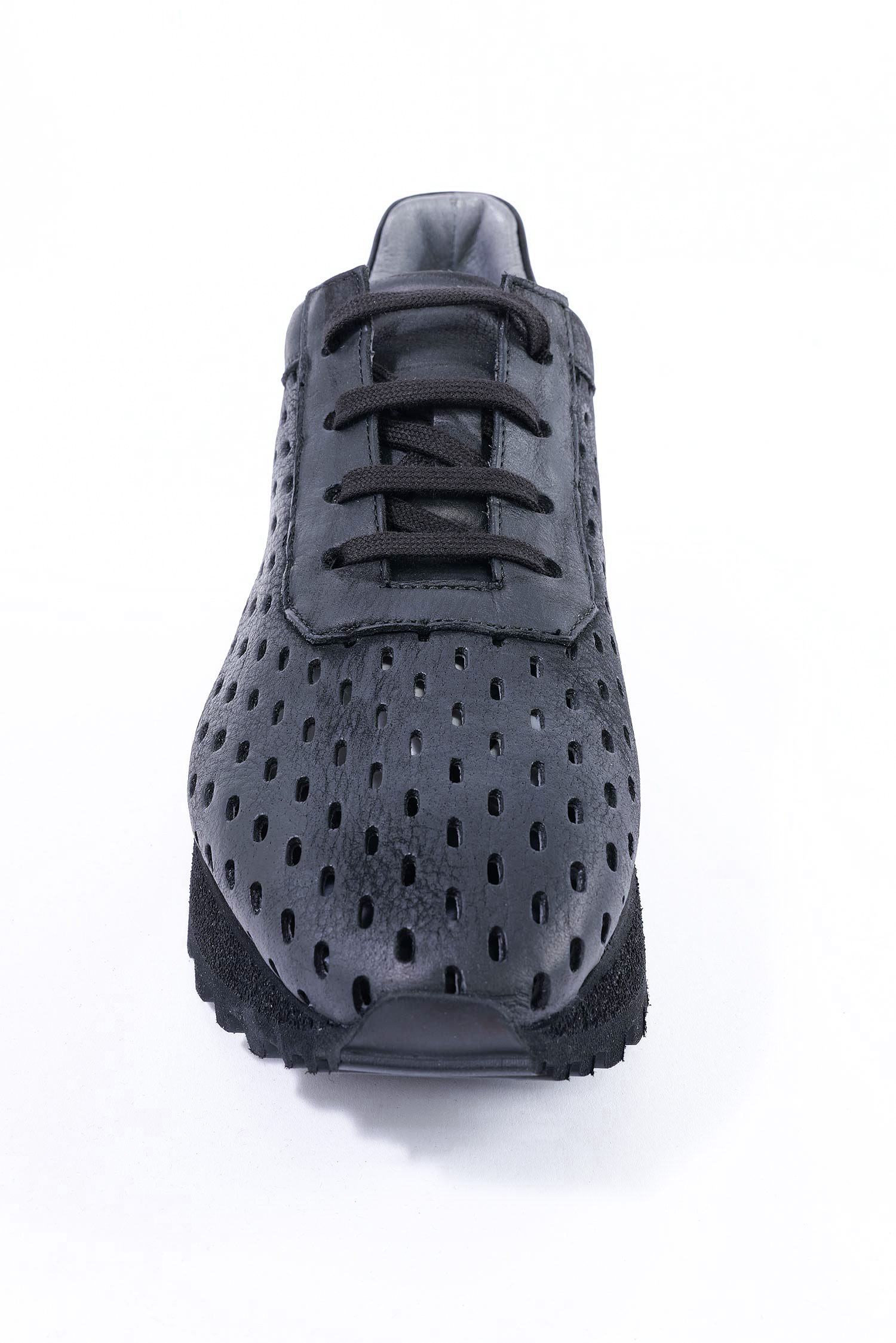 Perforated sneakers - black - 7643