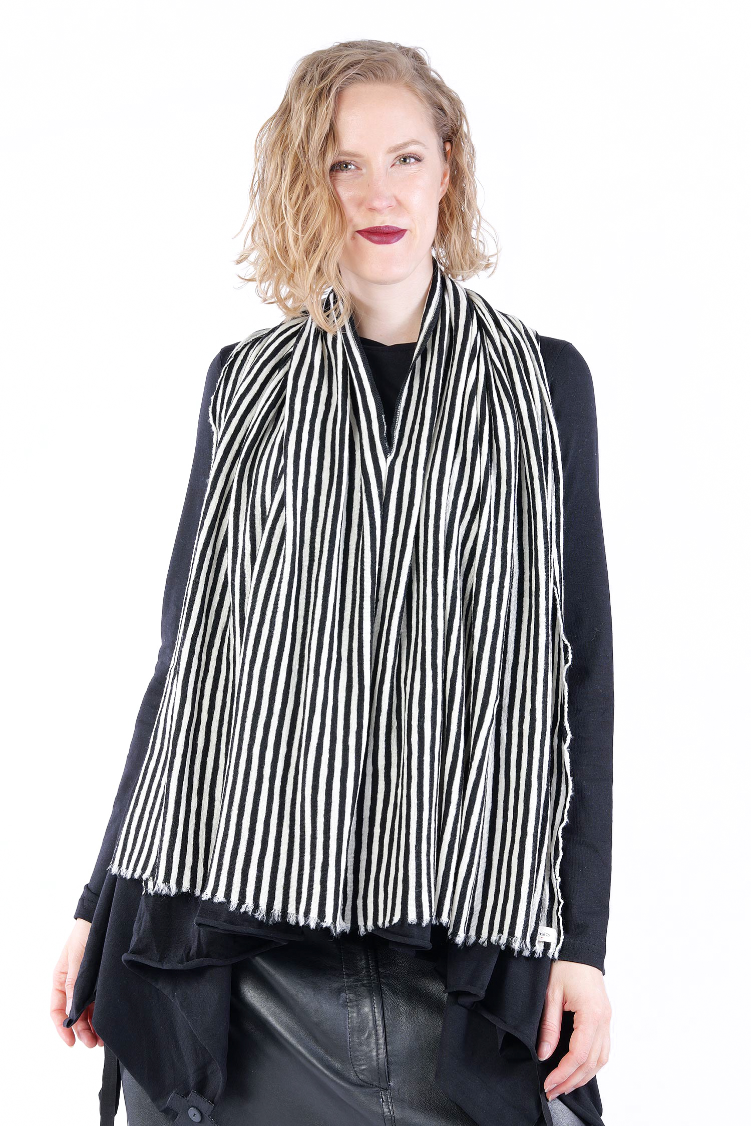 Merino Poncho - White-Black - 1001