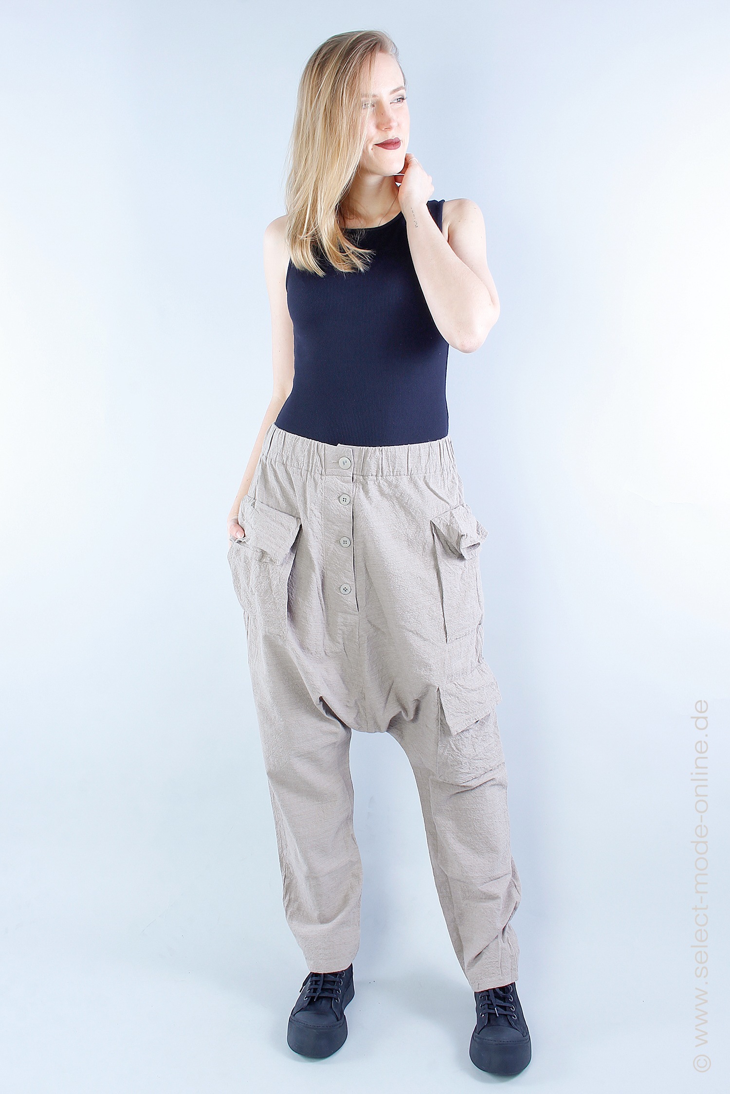 Low crotch pants - stone beige - Eryyk