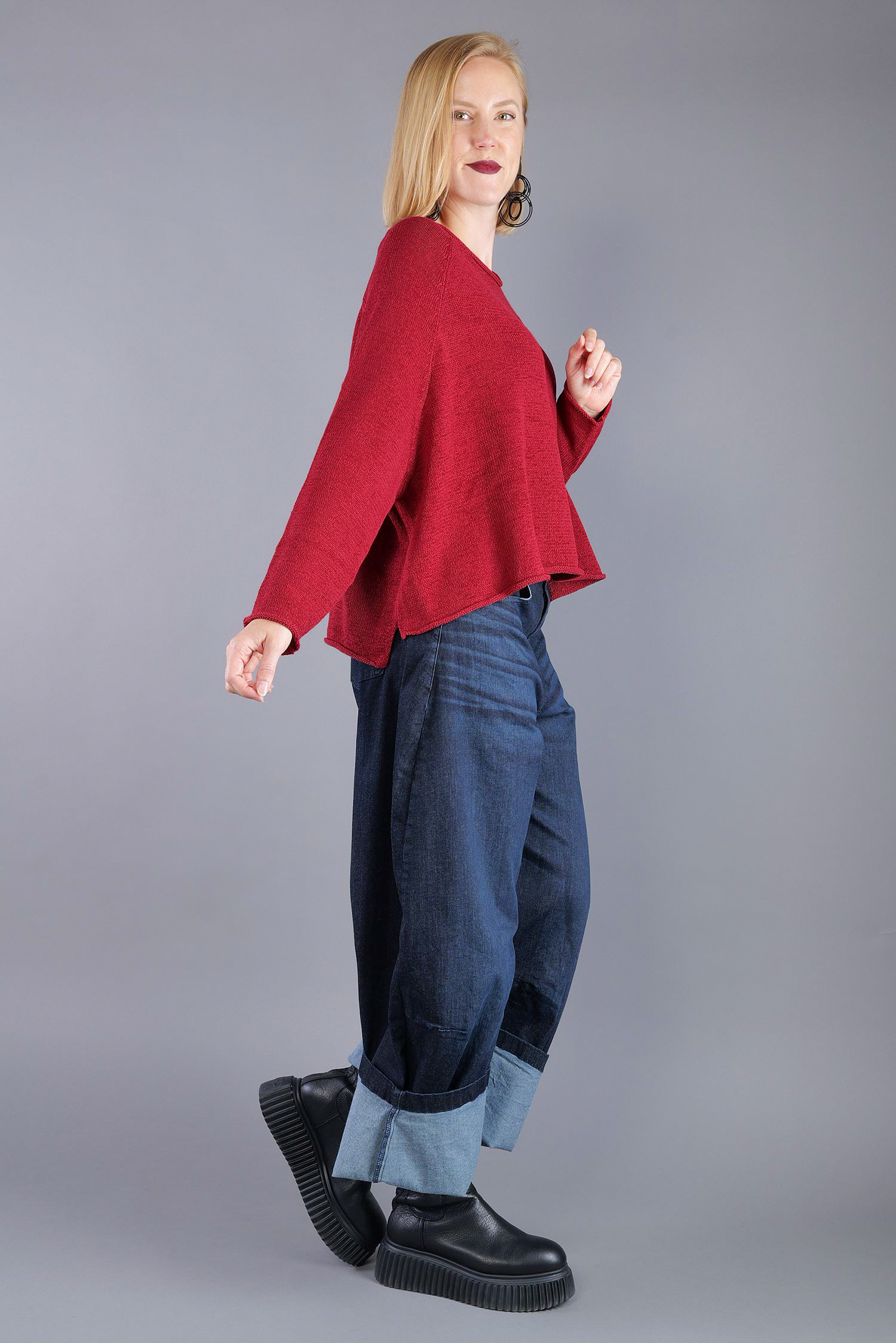 Oversized knitted pullover - Lava - 2263720713