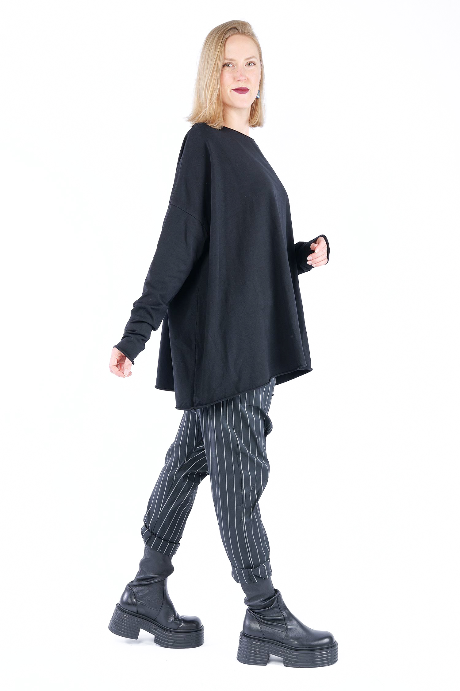 Oversize Longsleeve - Schwarz - Lessmore