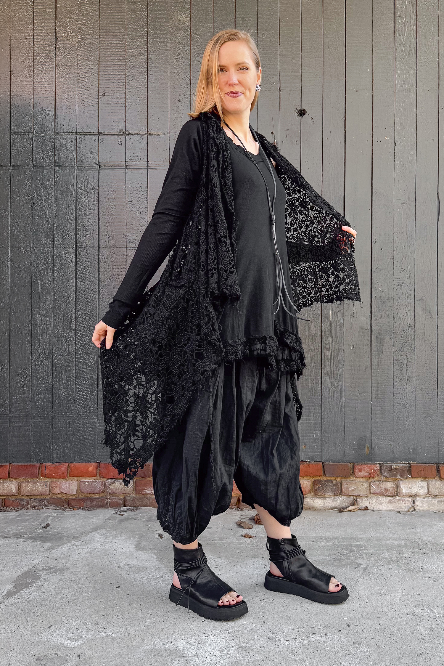 Coat with lace - Black gloss - 1262181114