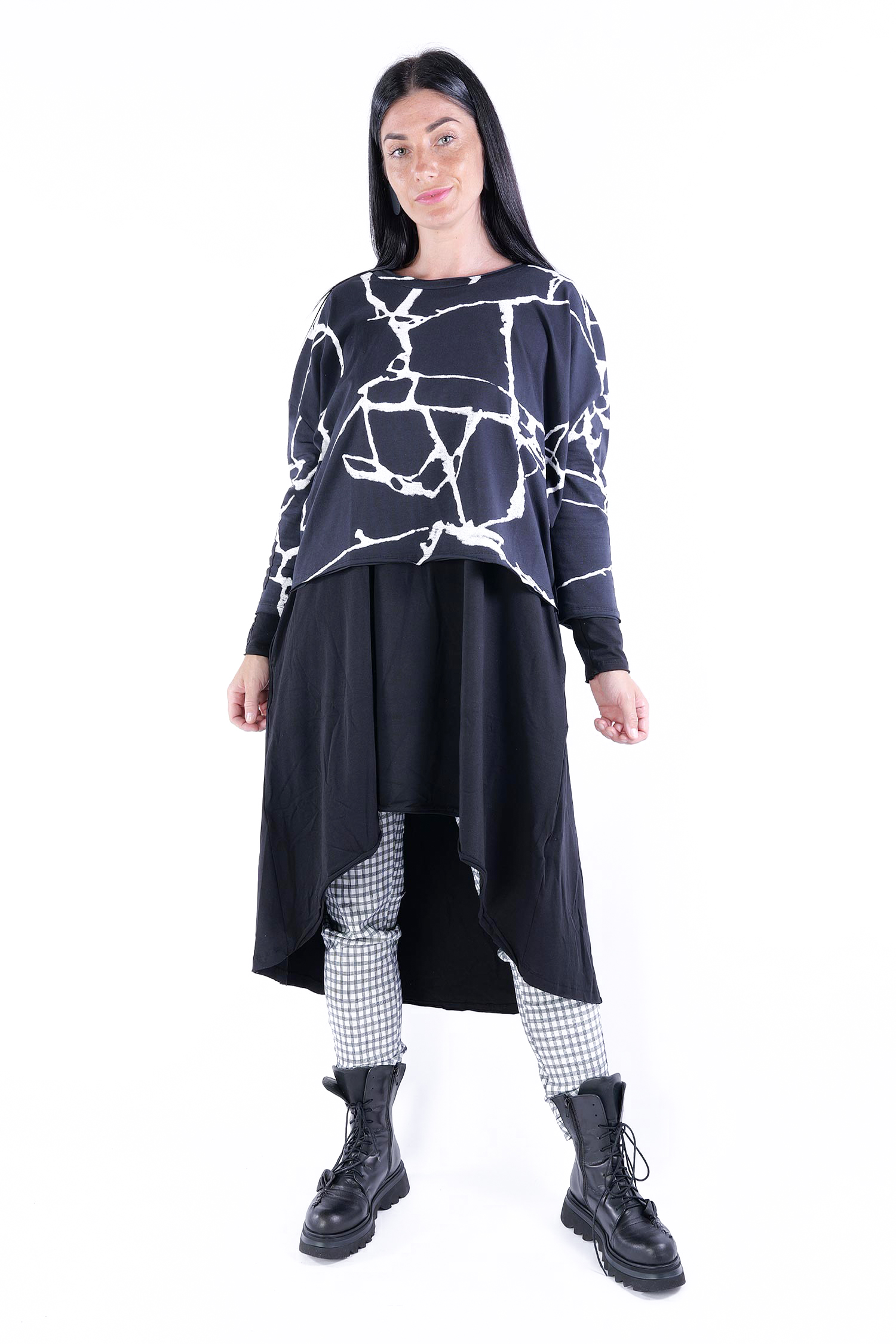 Jerseyshirt - Print on black - 252.02.10