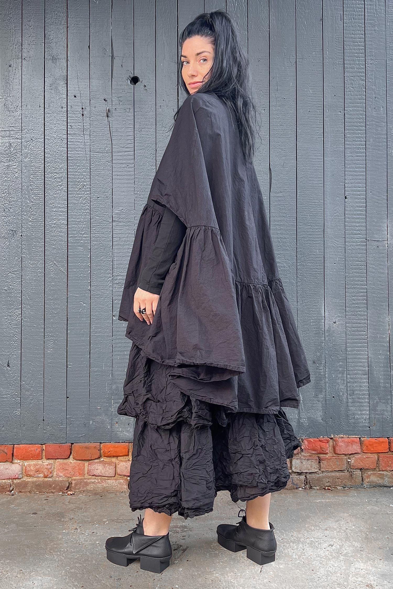 Ruffled jacket - Black - Truelabel