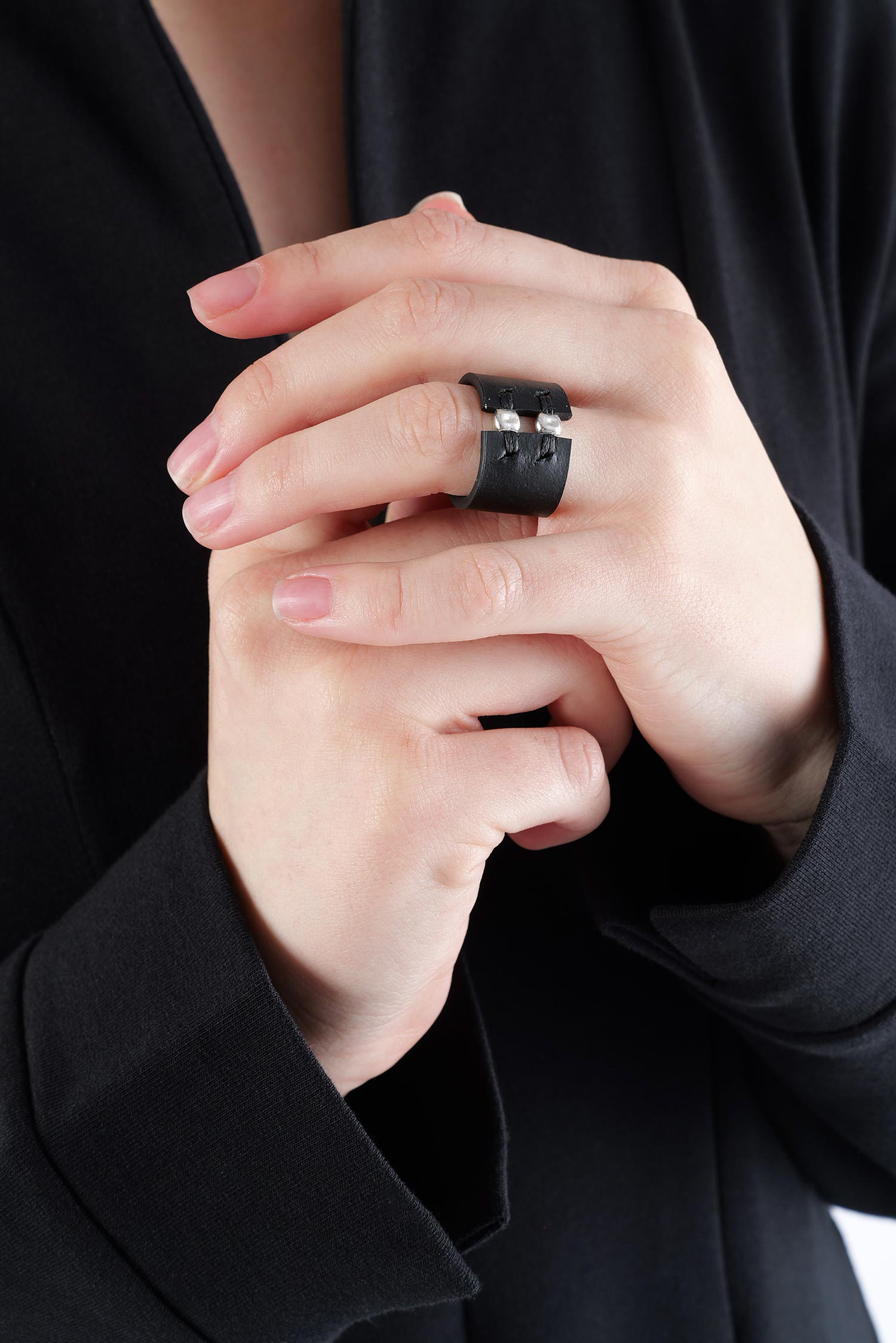 Ring with silver - Spheres_II Ring - Black / Silver