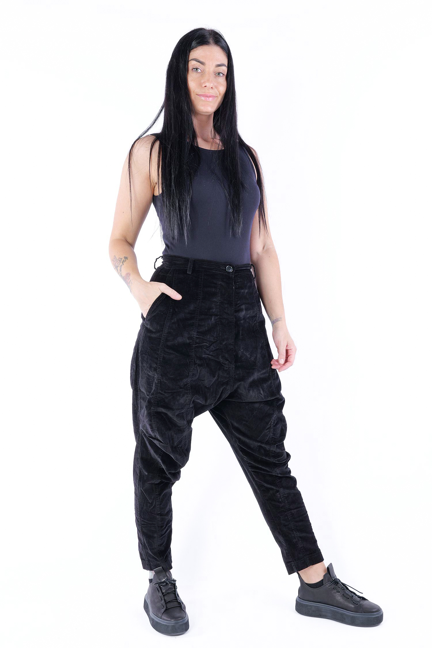 Samthose mit tiefem Schritt - Schwarz - 2253230104