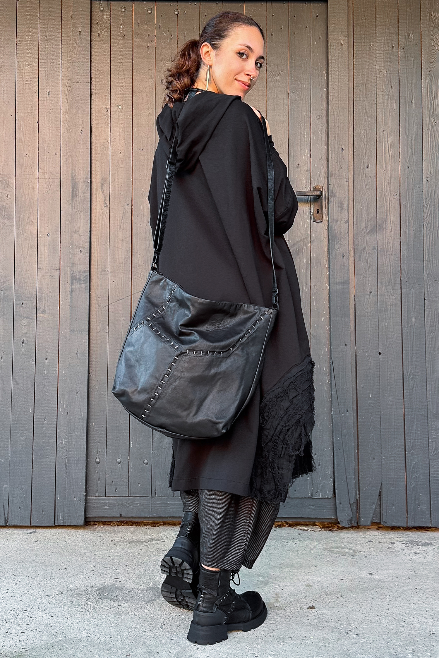 Tasche mit Ziernähten - Schwarz - M.Orsio
