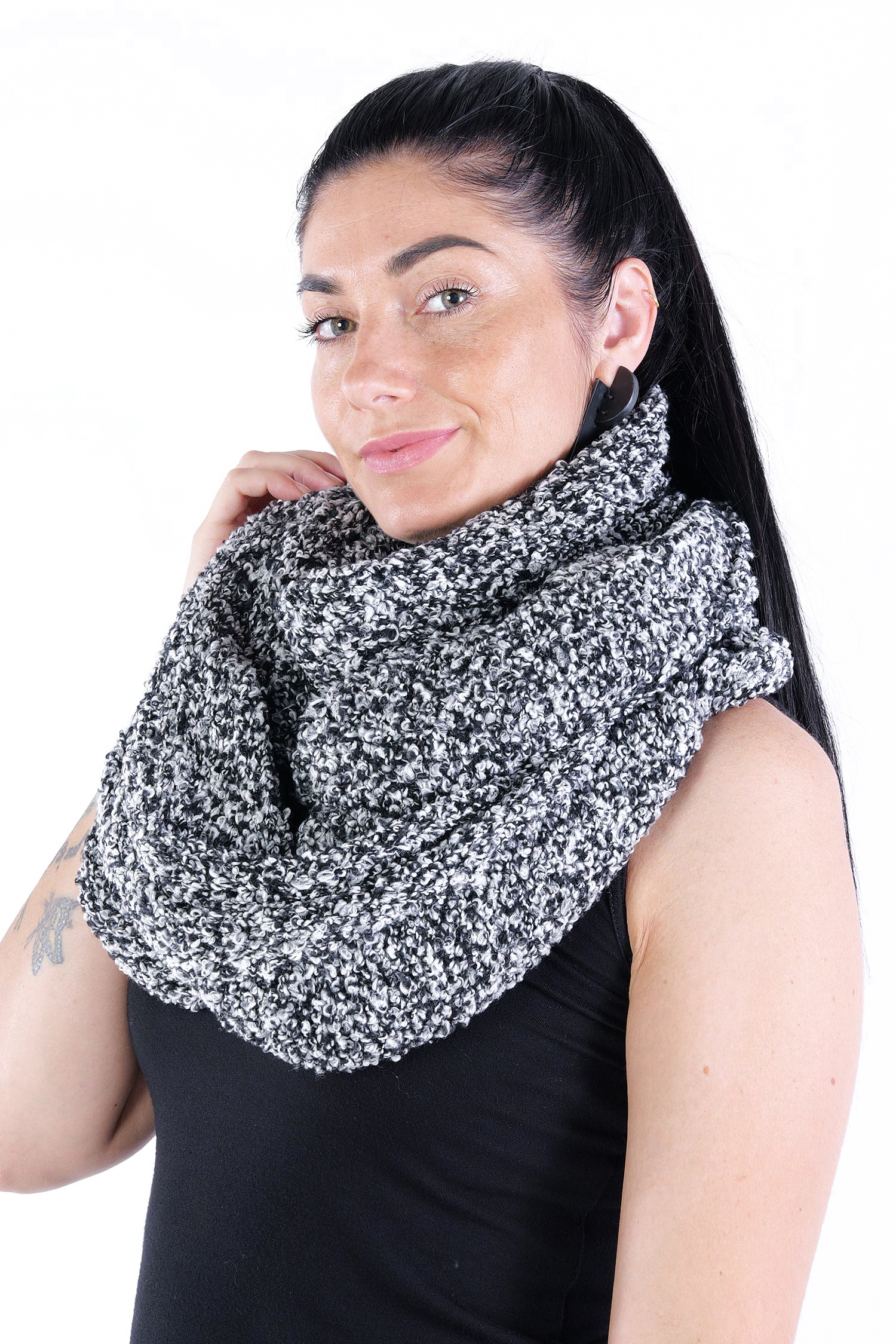 Knitted scarf - salt & pepper - Bubble