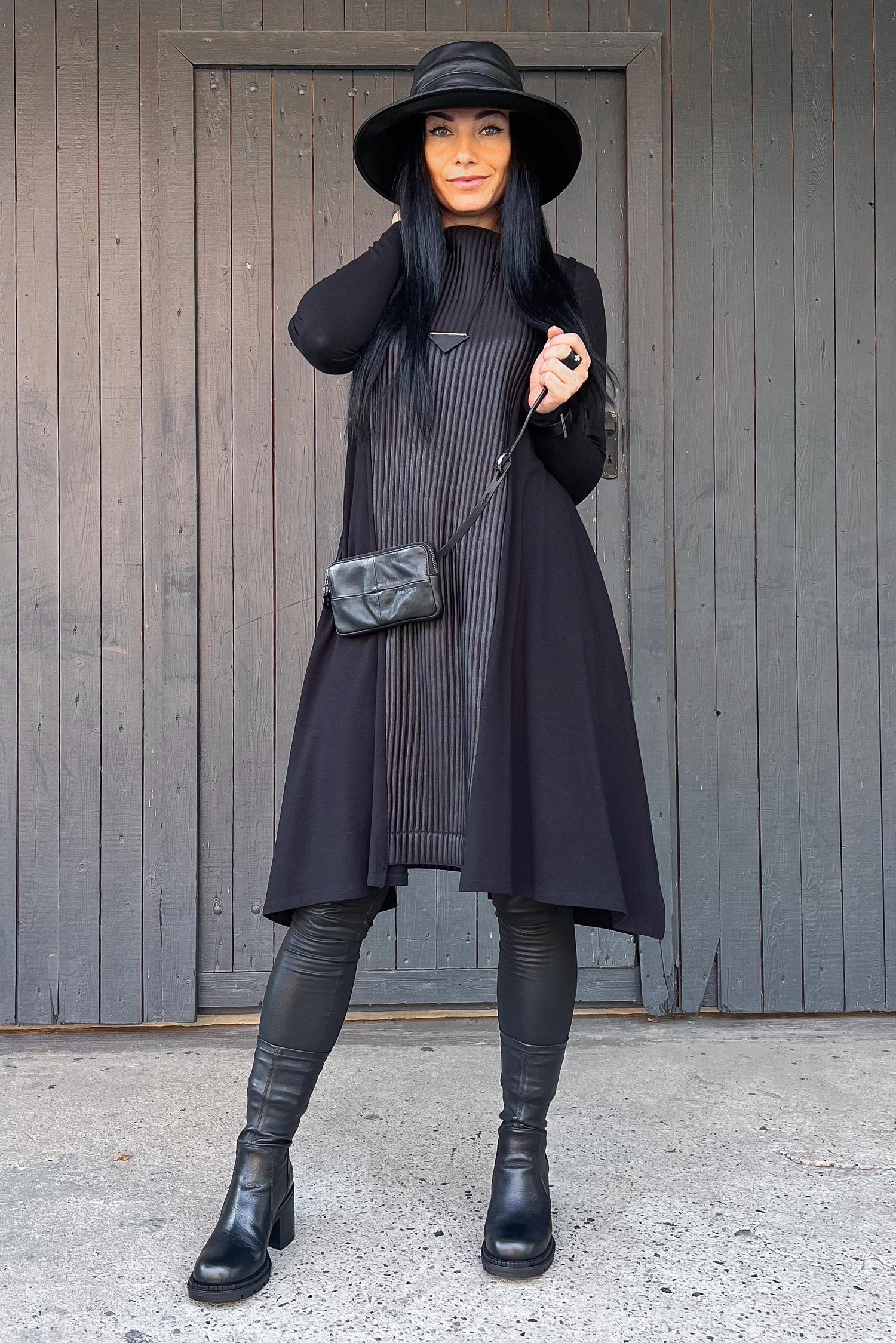 Ausgefallenes Kleid - Schwarz - 766039