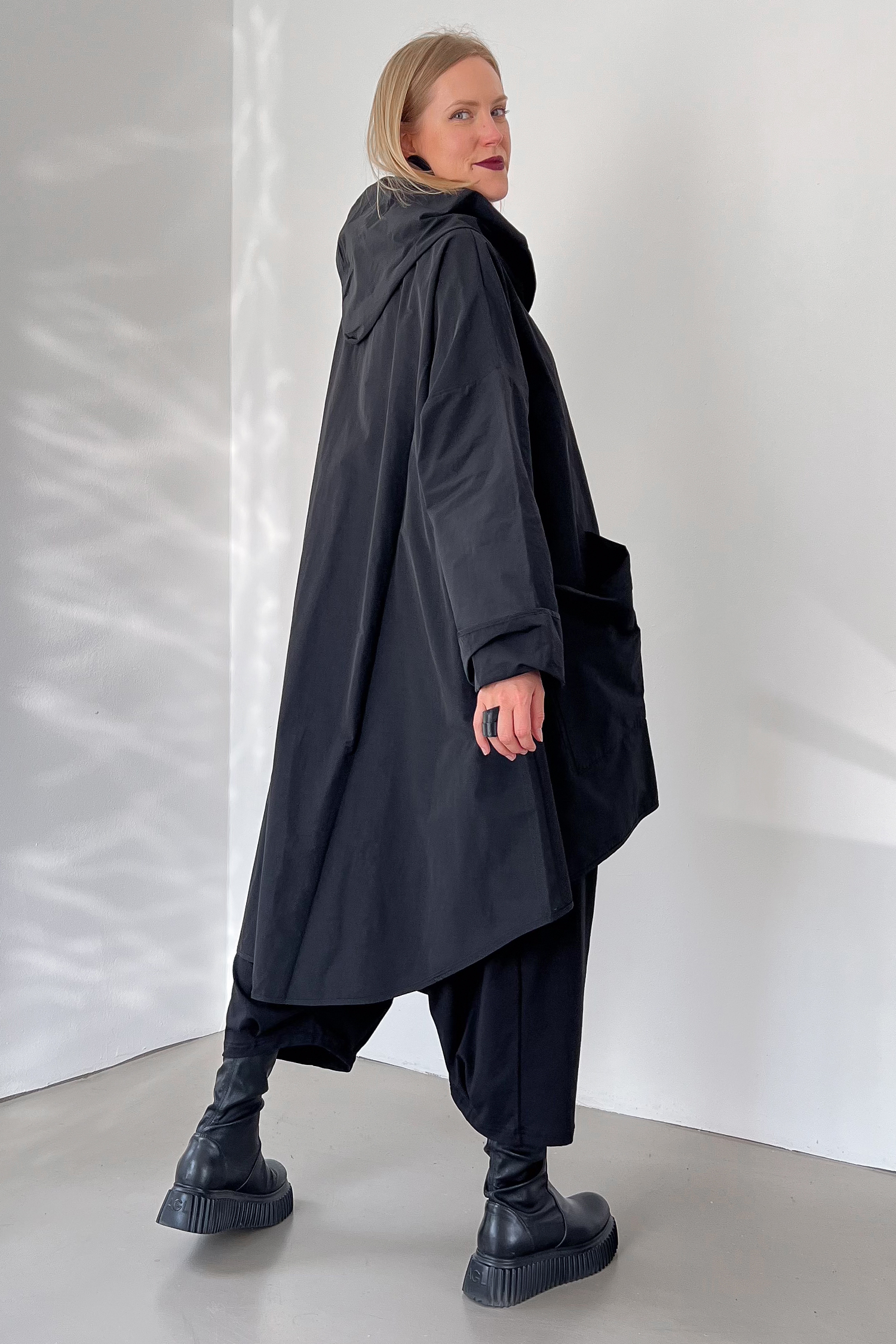 Long taffeta weather jacket - Black -  SS26-78