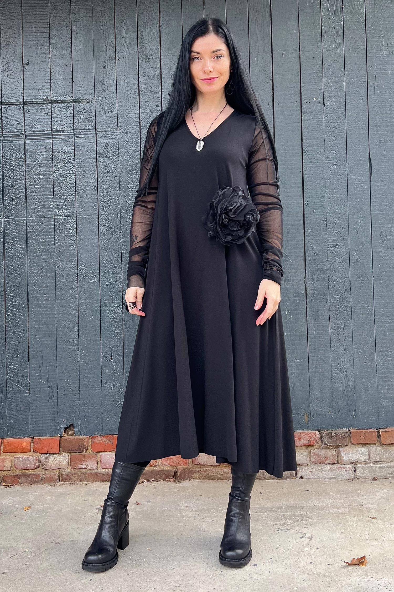 Langes Kleid mit Tüll - Schwarz - W25-31