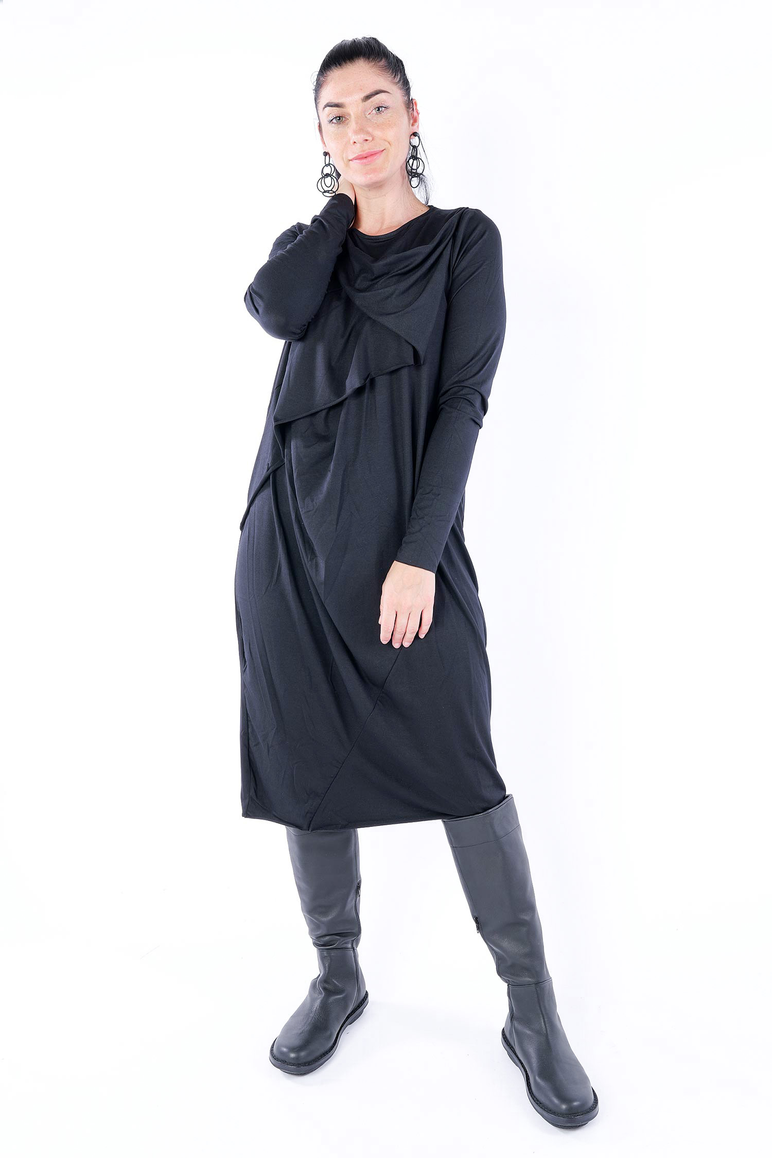 Detailreiches Jerseykleid - Schwarz - 766017