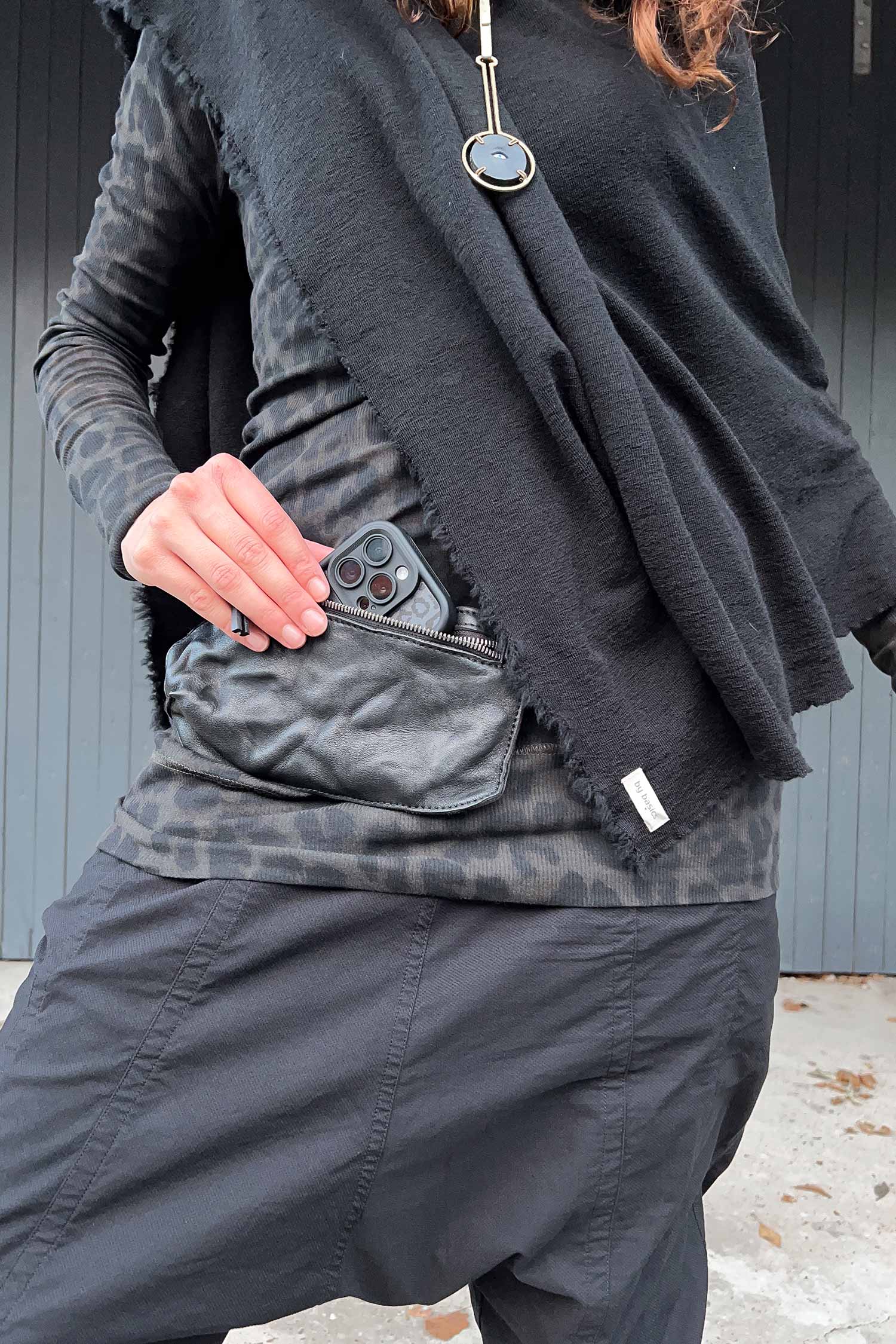 Leder Gürteltasche - schwarz - Omi